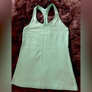 Lululemon mint green stretchy Tanktop sz 8